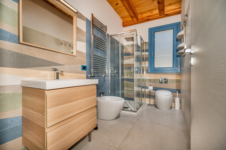 Bathroom 3, Villa Holidays View Bennistra Tower in Scopello, Trapani