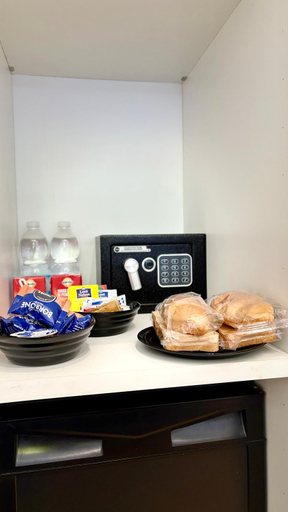 Food & Drinks, Posterla22 Ensuite Rooms, Bologna