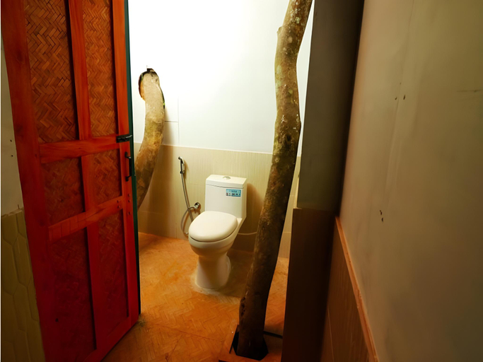 Bathroom, Vythiri Meadows Hotel, Wayanad