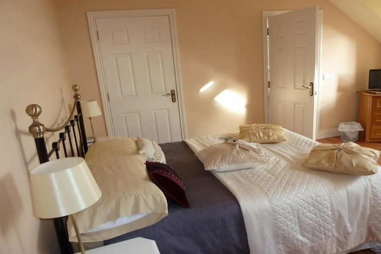 Bedroom 2, Imeall na Mara
