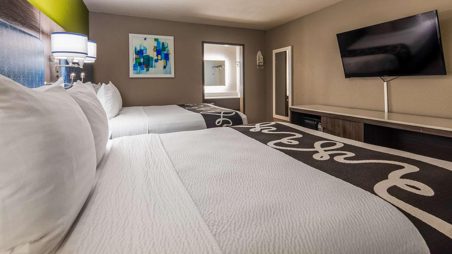 Bedroom 2, Marina Bay Inn & Suites, Contra Costa