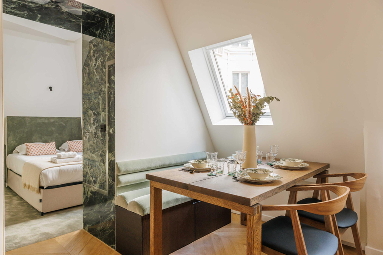 Bedroom, Luxury apartment St Honore - Louvre, Paris