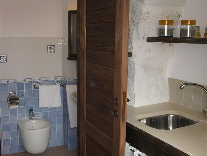 Bathroom 2, Il Gabellota Resort, Bari