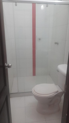 Bathroom, Hotel Isla Capri, San Zenón