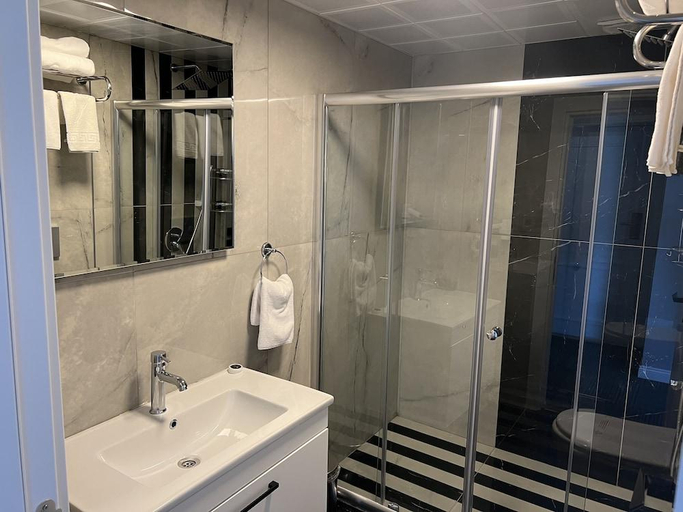 Bathroom 3, CEPNIS HOTEL, Merkez