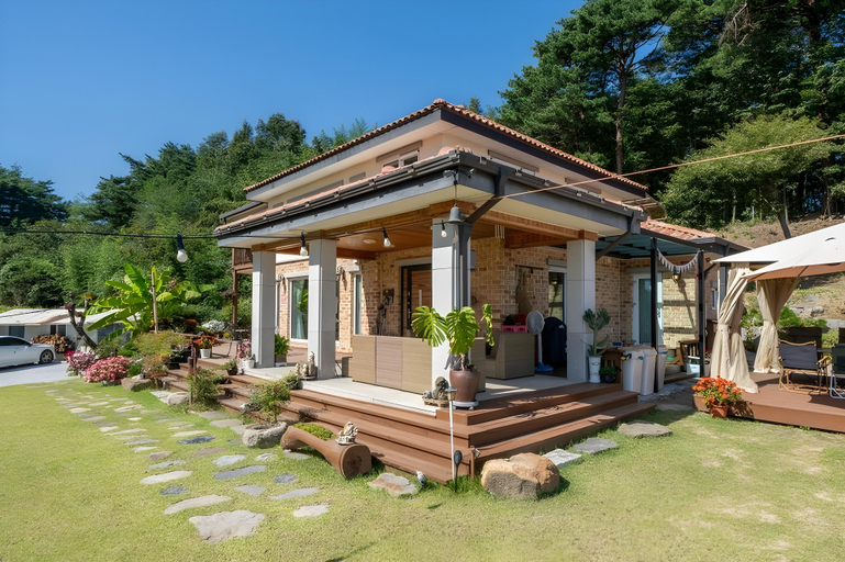 Exterior & Views 1, Yangyang mersato dockchae pension, Yangyang