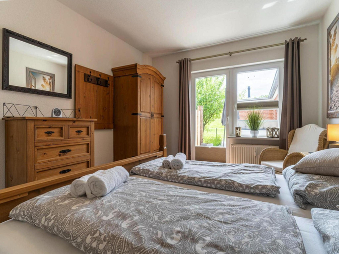 Bedroom 2, Ferienwohnung, Busum, Dithmarschen