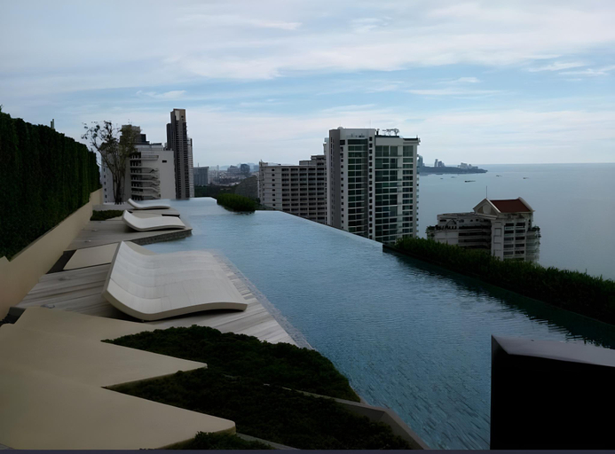 Others 4, Bann plai haad pattaya, Pattaya