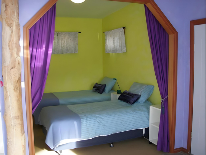 Bedroom 2, Larus Waterfront Cottage, Tasman
