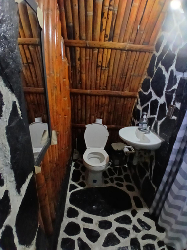 Bathroom, Termales El Escondite, Samaná