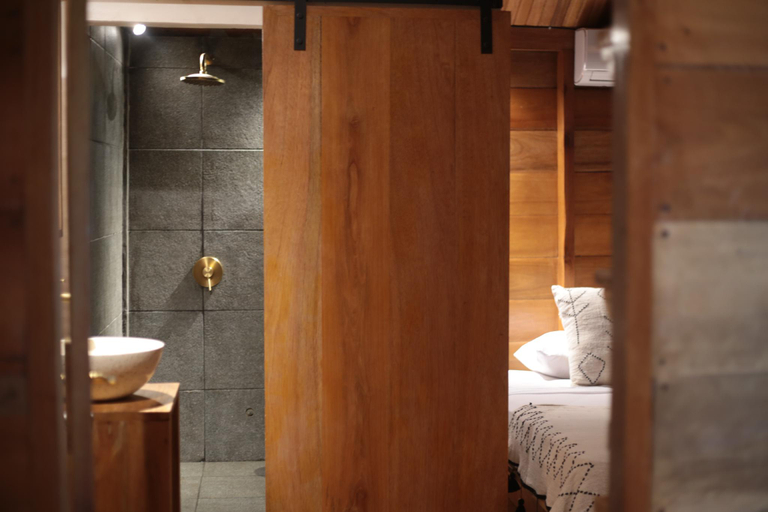 Bathroom 5, Villa Tala, Kepulauan Mentawai