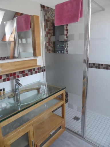 Bathroom 4, Cafecouet'Breizh, Ille-et-Vilaine