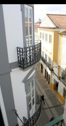 Others 5, Mont' Sobro Hostel, Évora