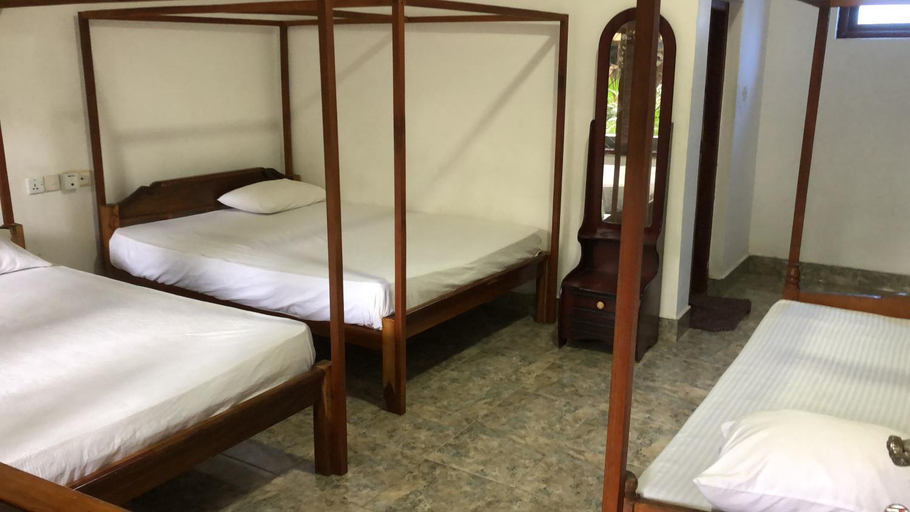 Bedroom 2, Hangloose Arugambay, Pothuvil