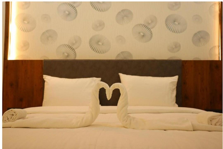 Bedroom, Zodiac Zen, Latur