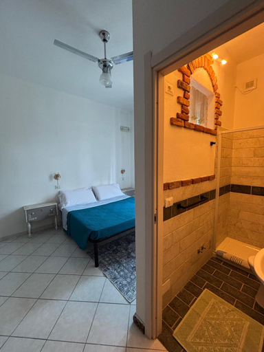 Bathroom 2, B&B Domus Deiana, Nuoro