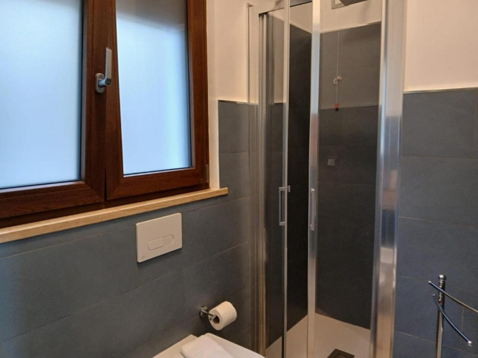 Bathroom 2, B&B Civico 31, Salerno