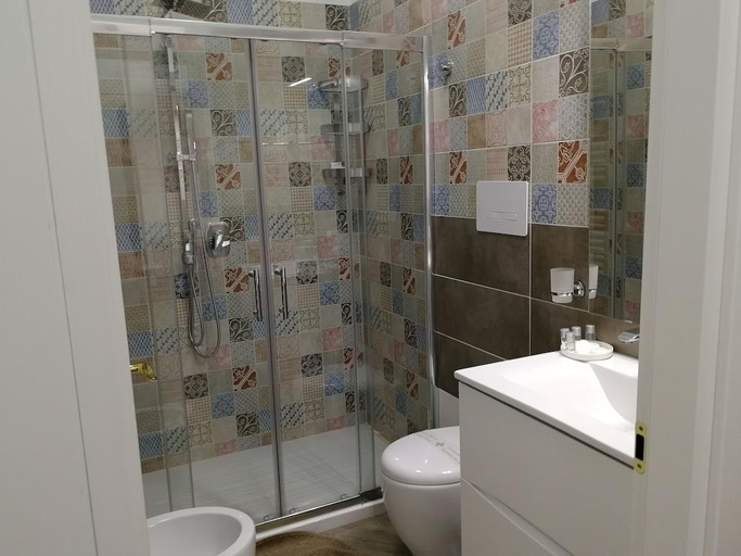 Bathroom 4, Maison Lumière, Salerno