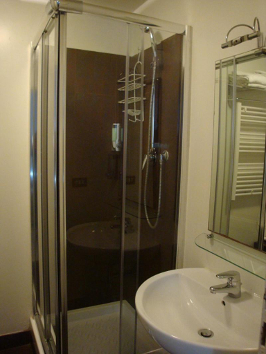 Bathroom 3, B&B Leopoldo and APARTEMENTS, Florence