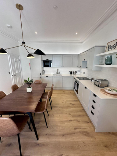 Others 5, 3 Bed Edenhurst By Pureserviced, Plymouth