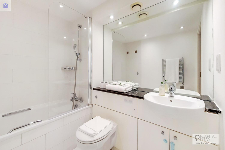 Bathroom 2, Fully Serviced Two Bed Apartment by ExCeL & O2, London