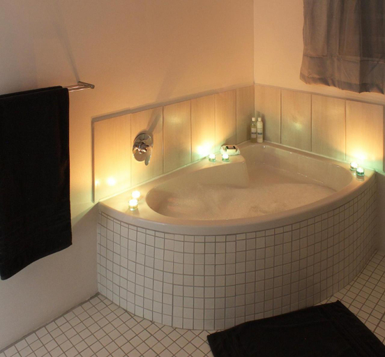 Bathroom 2, Blombos Self-Catering House, Overberg