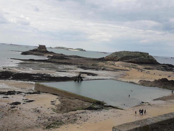 Others 5, Brittany Retreat w Pool, Ille-et-Vilaine