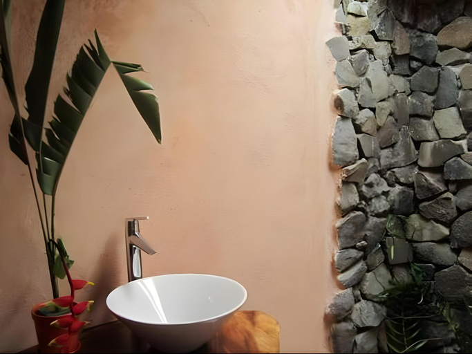 Bathroom 3, Oviri Lodge