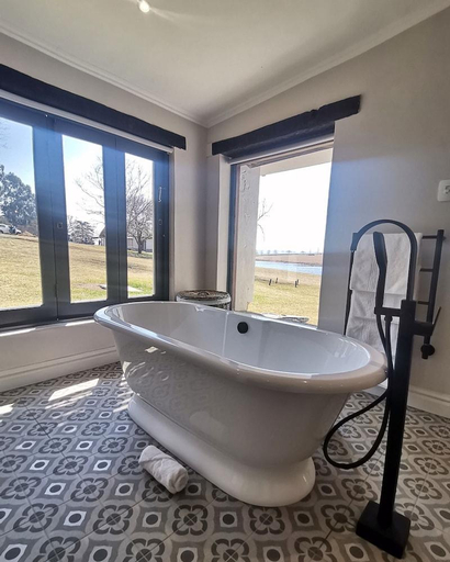 Bathroom 5, Hartfford House Hotel, Umgungundlovu