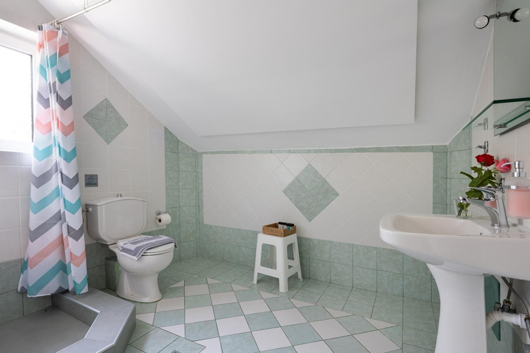 Bathroom 3, Armonia Apartments, Crete