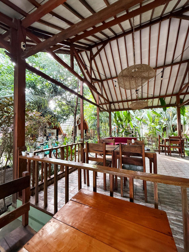 Food & Drinks 5, Florines Garden, Lombok