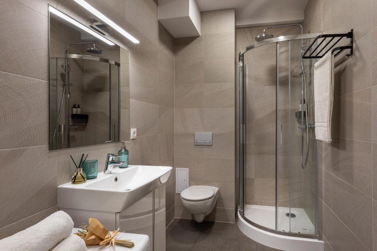Bathroom 4, Trevi Apartments Tychy, Tychy City