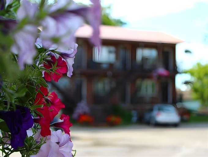 Exterior & Views