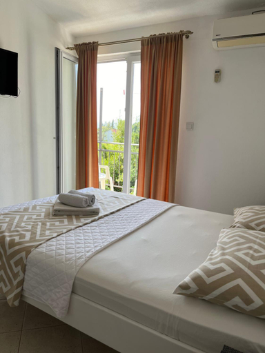 Bedroom 2, Apartmani Bekonja