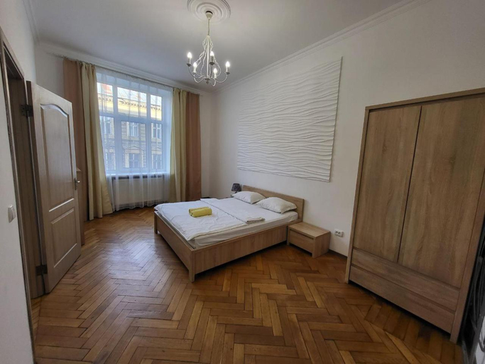 Others 5, Apartamenty on Knyazya Romana, L'vivs'ka