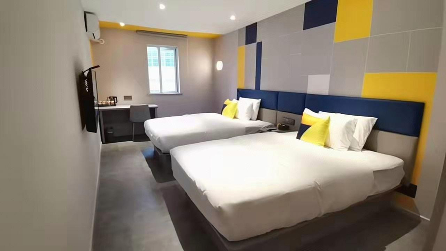 Bedroom 2, 7 Days Inn Changsha Sifangping Metro Station, Changsha