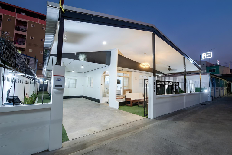 Exterior & Views, Mein Haus B @Bangsaen, Muang Chon Buri