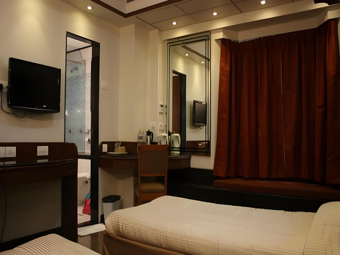Bedroom 2, Hotel Karl Residency, Mumbai Suburban