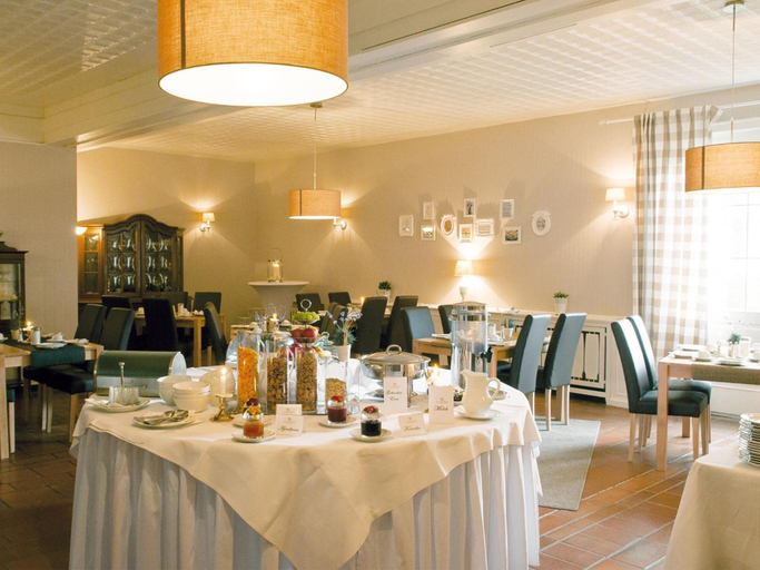 Food & Drinks 3, Gastezimmer in Bornheim mit Self-Check-in zwischen Koln & Bonn nahe Phantasialand, Rhein-Sieg-Kreis