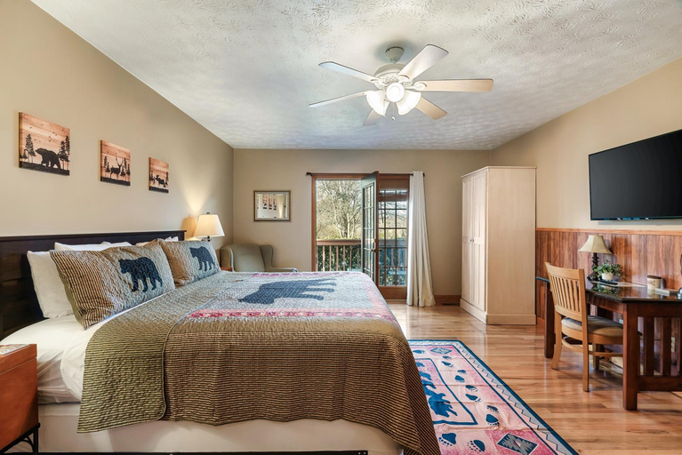Others 5, Berry Springs Lodge, Sevier