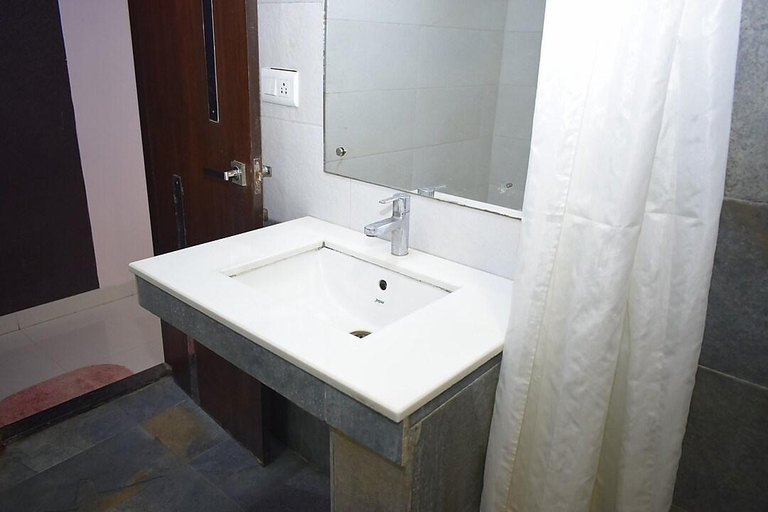 Bathroom, Hotel Pondicherry White Town, Puducherry