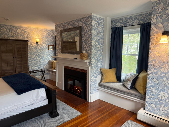 Bedroom 3, Harbor Inn, York