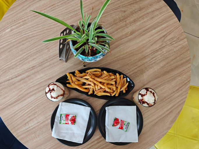 Food & Drinks 5, Posh Suites-Golf Course Road, Gurgaon