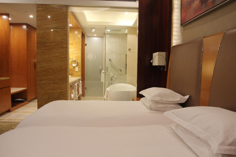 Bedroom 3, DoubleTree by Hilton Qinghai - Golmud, Haixi Mongol and Tibetan