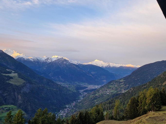 Others 4, Cozy Stay near Aletsch, Raron