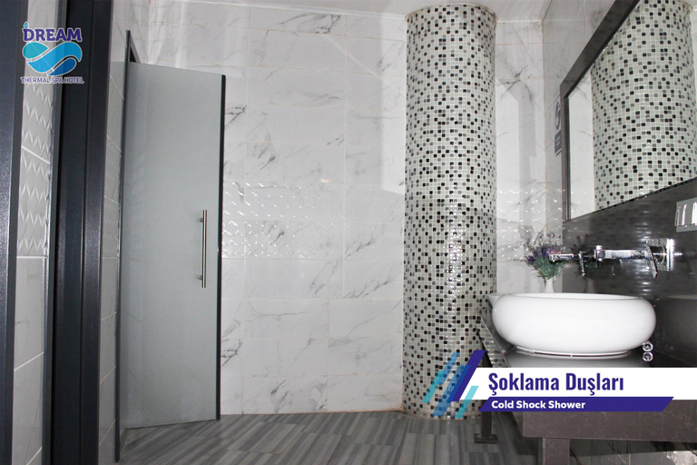 Bathroom 5, Zir Dream Thermal & Spa Hotel, Merkez