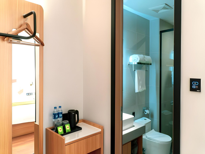 Bathroom 4, GreenTree Inn Express Datong High-Speed Railway Station Old City Wall, Datong
