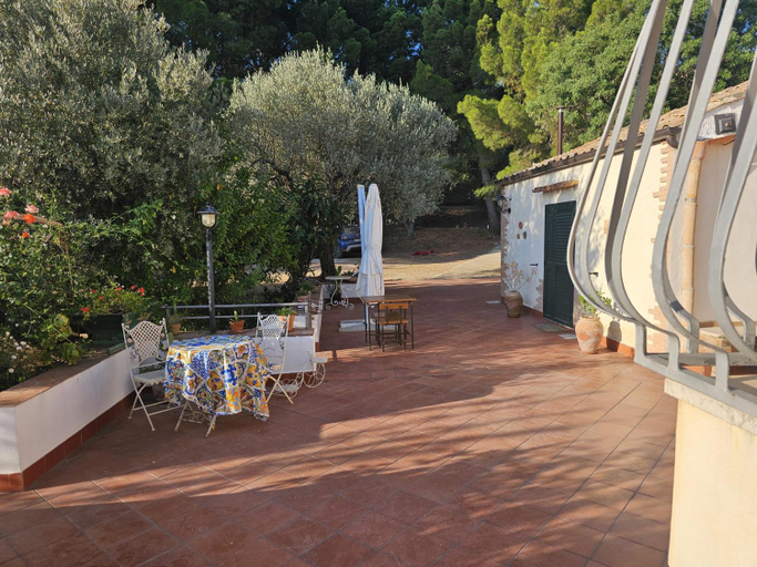 Others 4, Borgo Vignale, Palermo