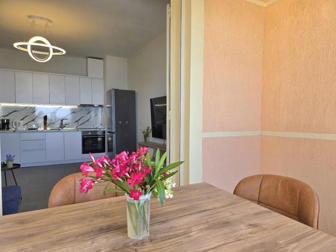 Balcony/terrace 4, Hill Apartment with Sea View in Durres 061, Durrësit