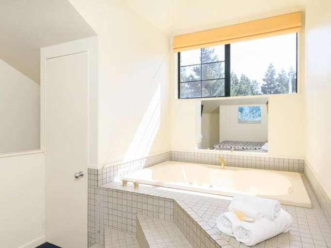 Bathroom 4, Capital Gateway Motor Inn, Wellington